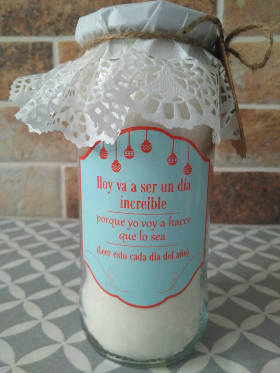 Tarro con receta de bizcocho de chocolate