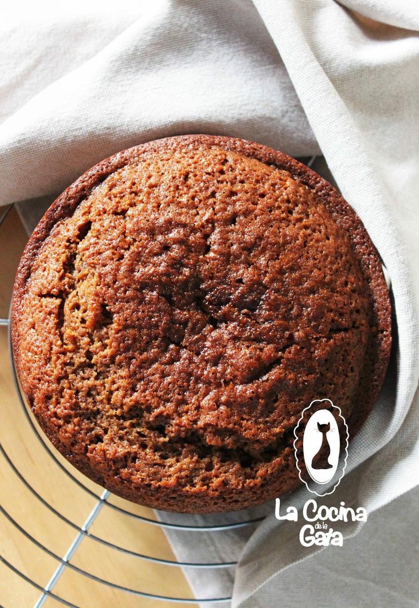 Bizcocho especiado recien horneado