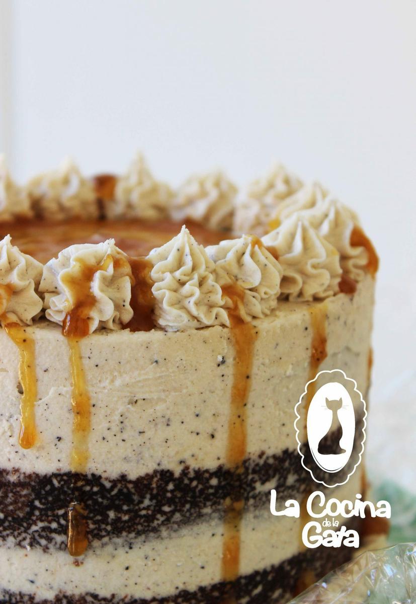 Tarta especiada con toffee de plátano y brown buttercream
