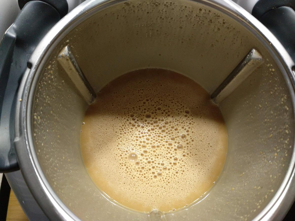 Licor de turrón hecho en la Thermomix tm5