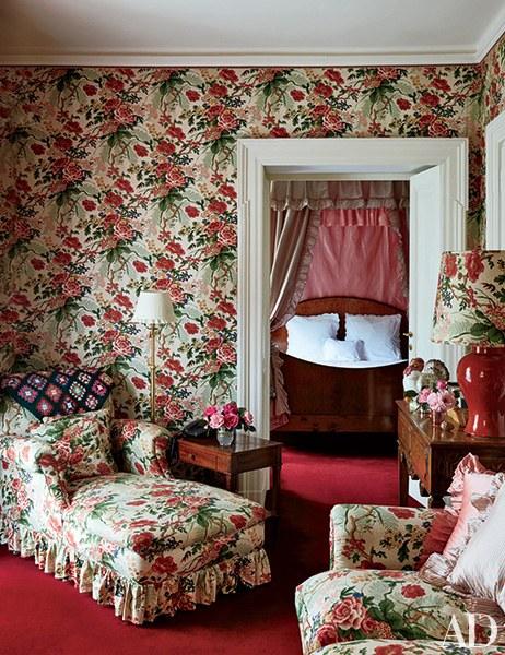 paredes clasicas con telas para comedor