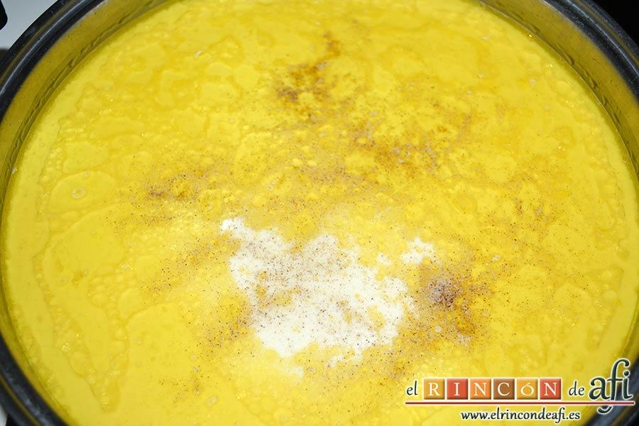 Crema noruega con salmón marinado y chantillí de lima, añadir la leche evaporada y la pimienta