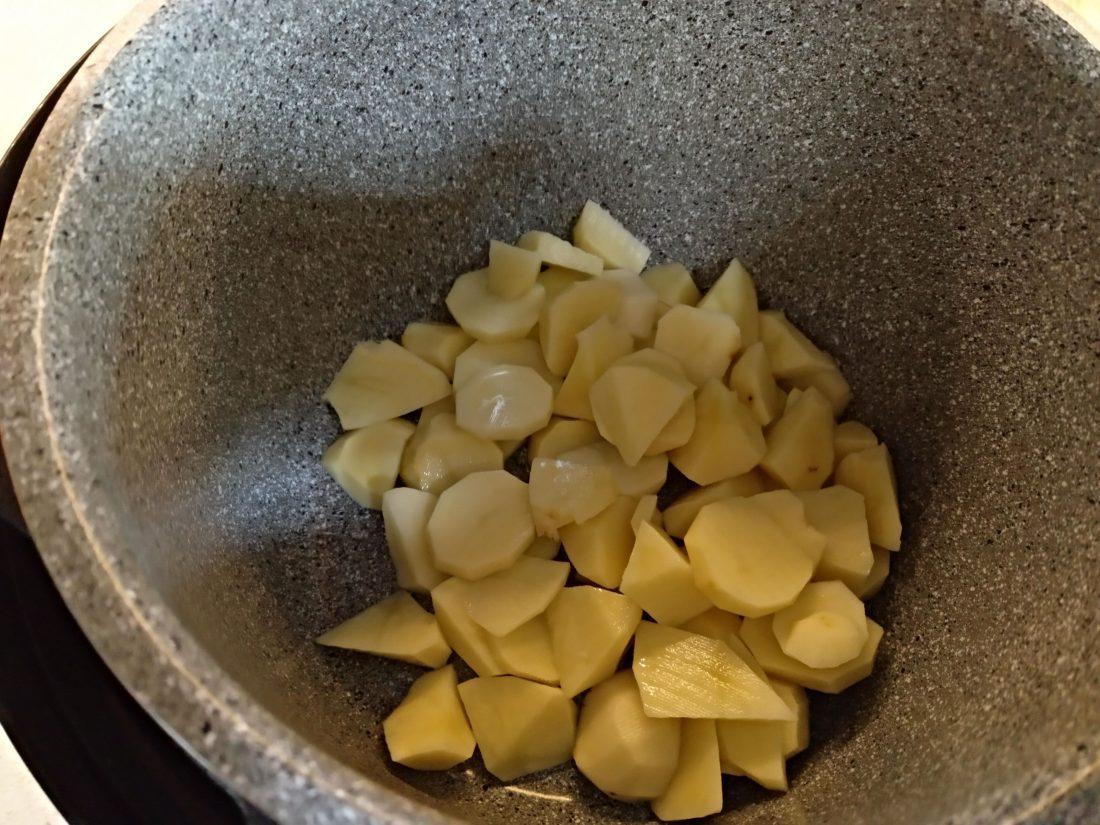 Patatas para la tortilla de patatas en olla GM