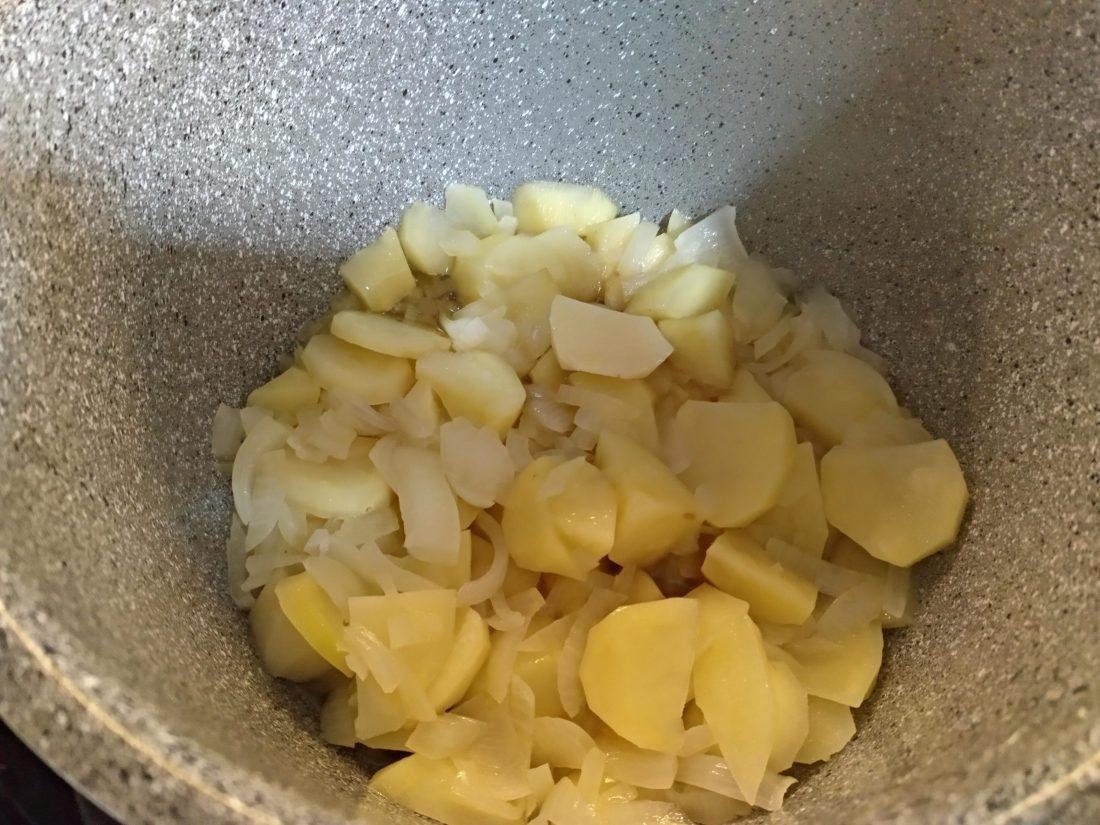 Guisar patatas en la olla GM