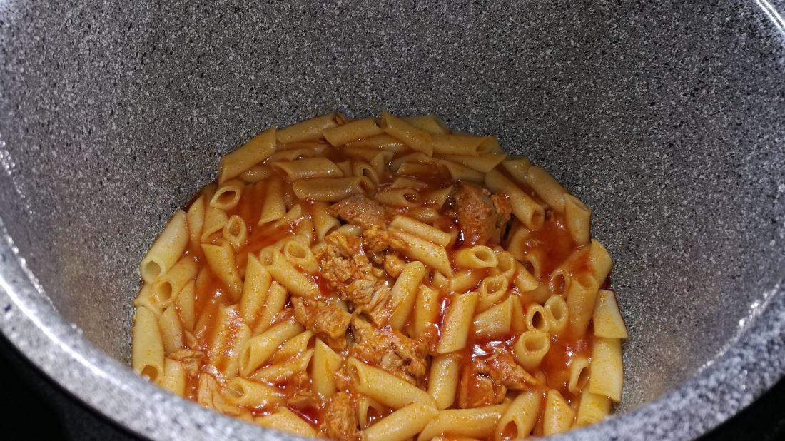 Macaroones de atún en la olla GM terminados