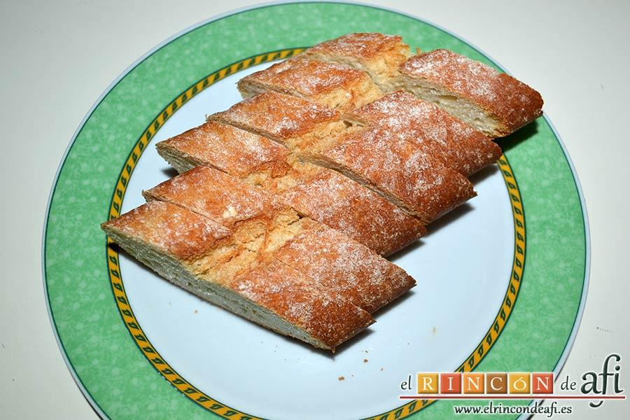 Sopa de ajo humilde, cortar seis rebanadas de pan del día anterior