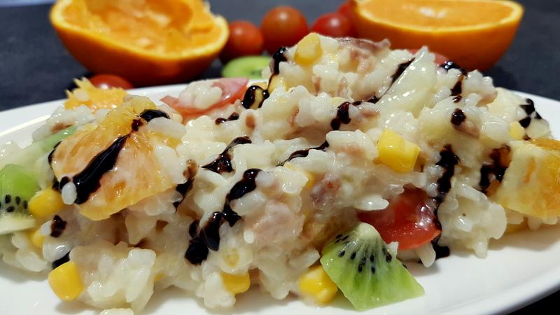 Ensalada de arroz con fruta