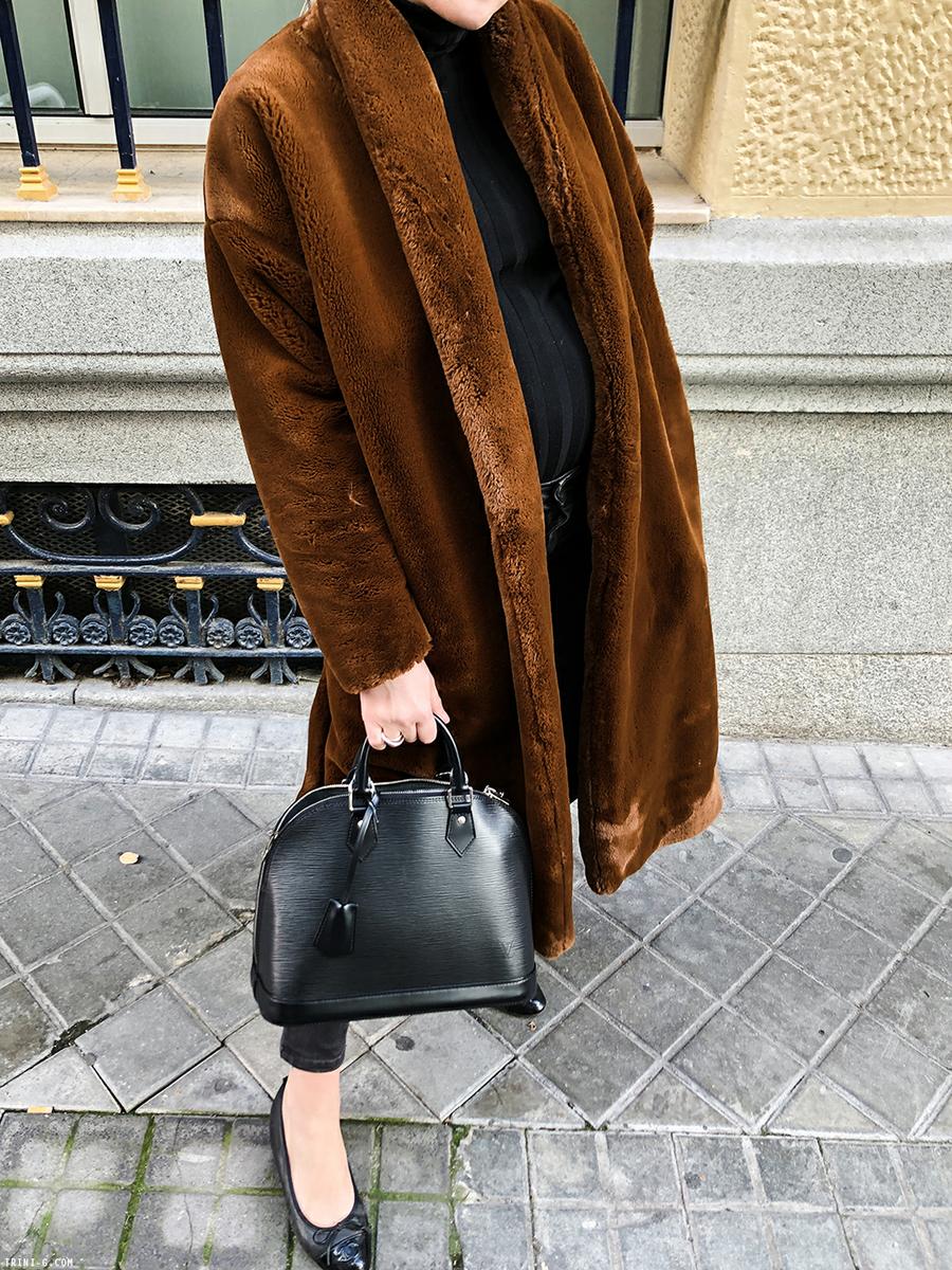 Trini | Toteme coat Balenciaga jeans