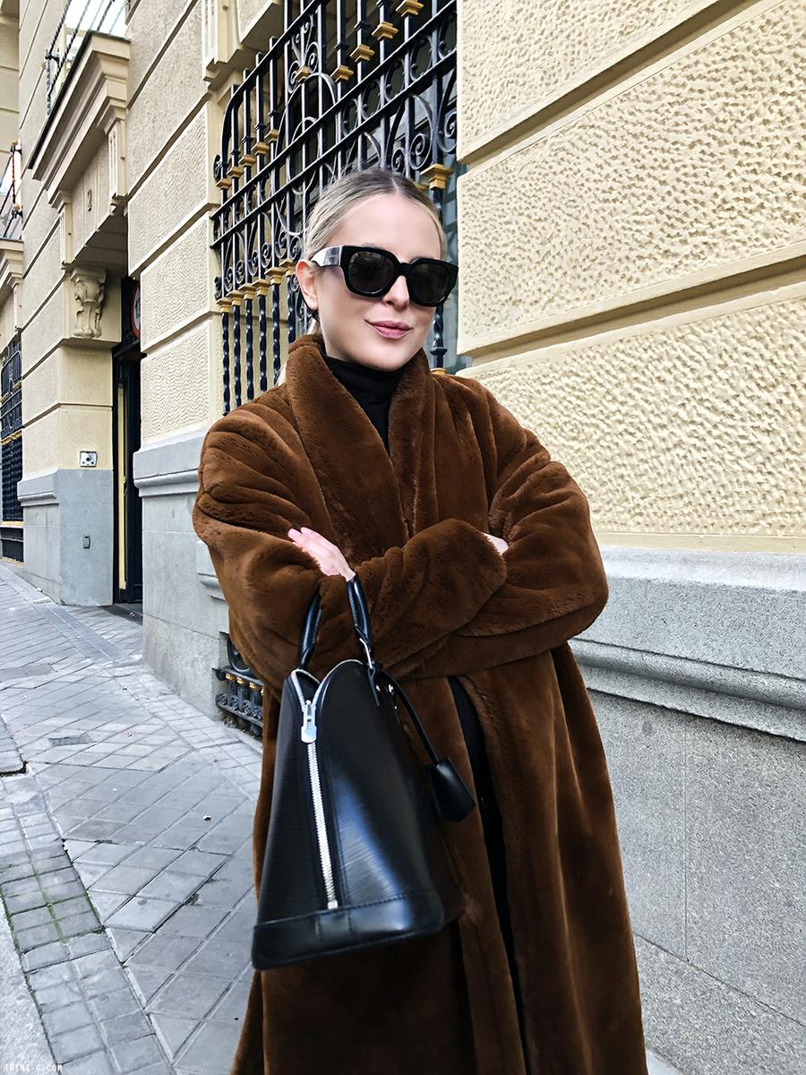 Trini | Toteme coat Balenciaga jeans