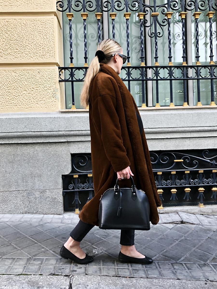 Trini | Toteme coat Balenciaga jeans