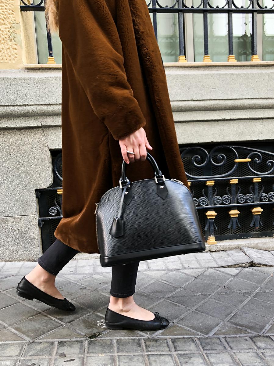 Trini | Toteme coat Balenciaga jeans