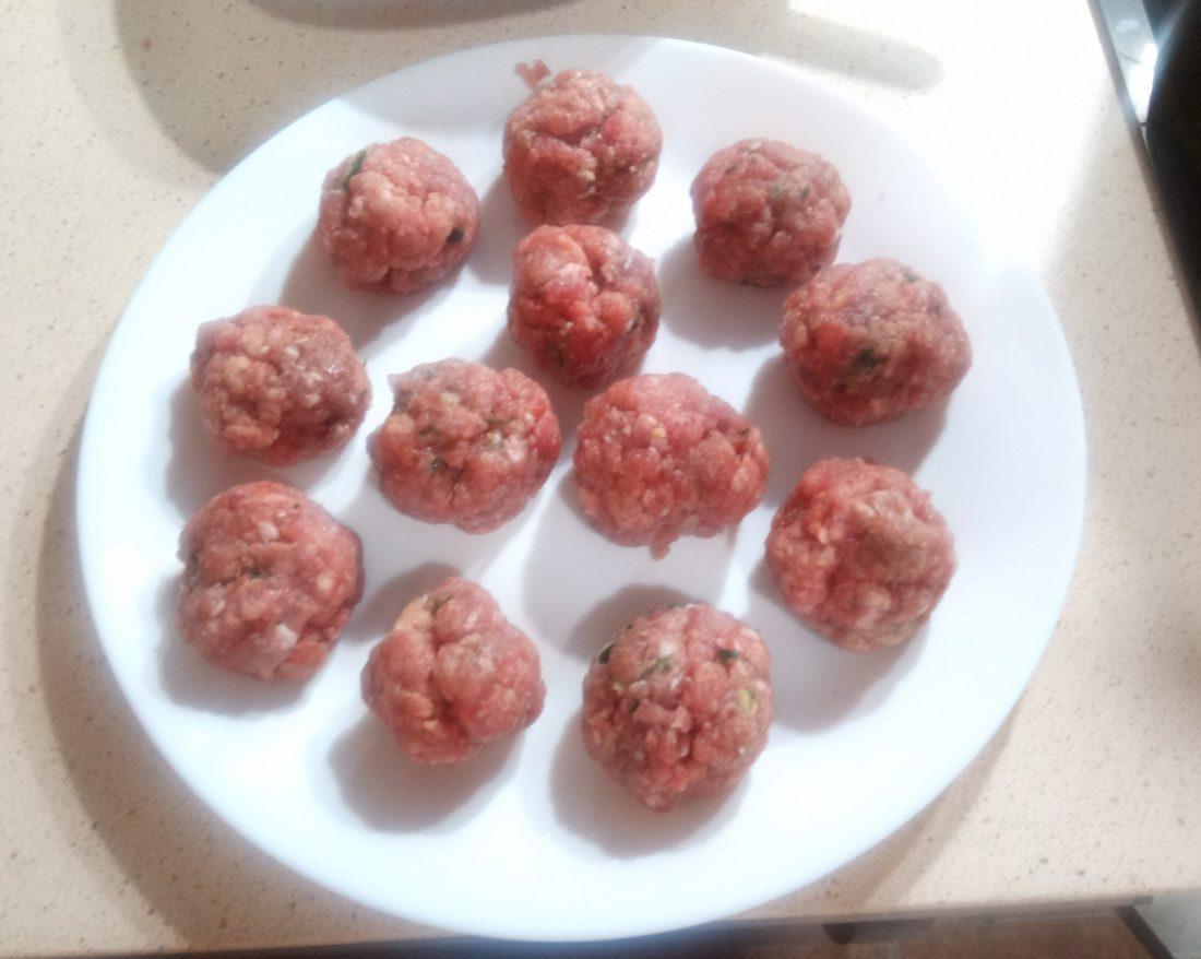 Albóndigas encebolladas olla gm