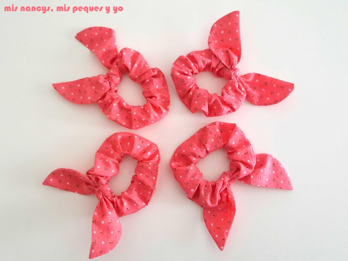 mis nancys, mis peques y yo, coleteros de tela o scrunchies, coleteros con orejitas con tela de florecitas