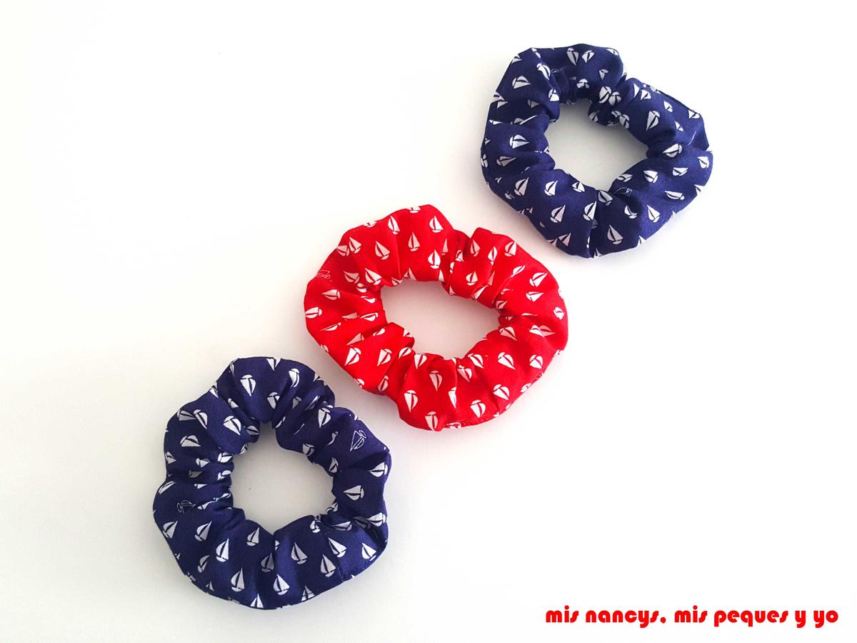 mis nancys, mis peques y yo, coleteros de tela o scrunchies, coleteros con tela azul con barquitos