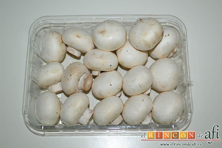 Butifarra espacarrada, preparamos los champiñones