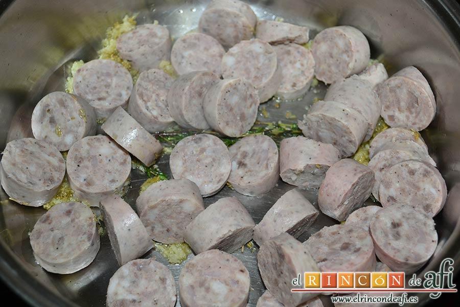 Butifarra espacarrada, añadimos la butifarra