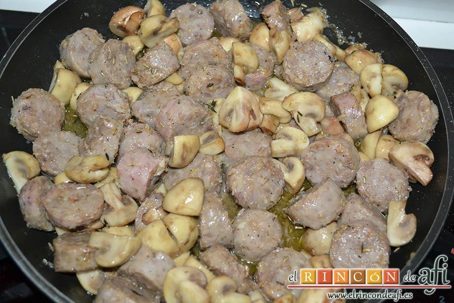 Butifarra espacarrada, añadimos las butifarras de nuevo