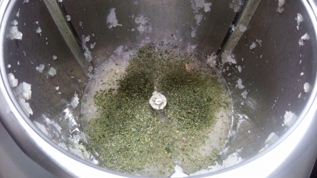 Perejil para la salsa de la merluza