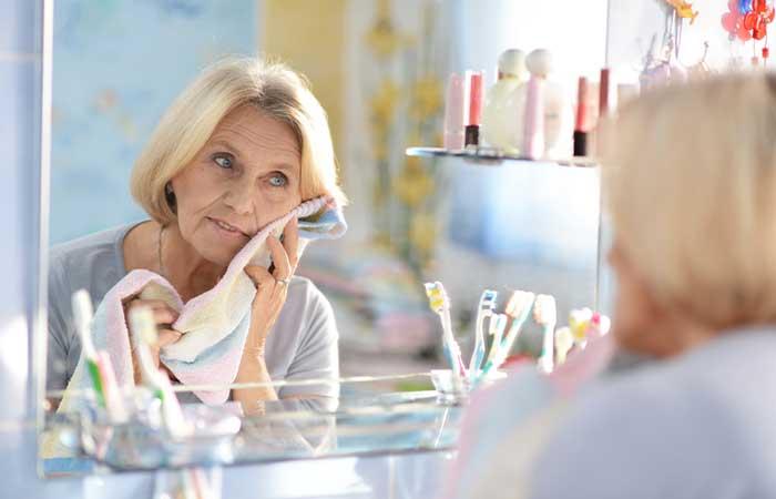 20 mejores consejos de maquillaje para mujeres mayores de 50 años | Belleza