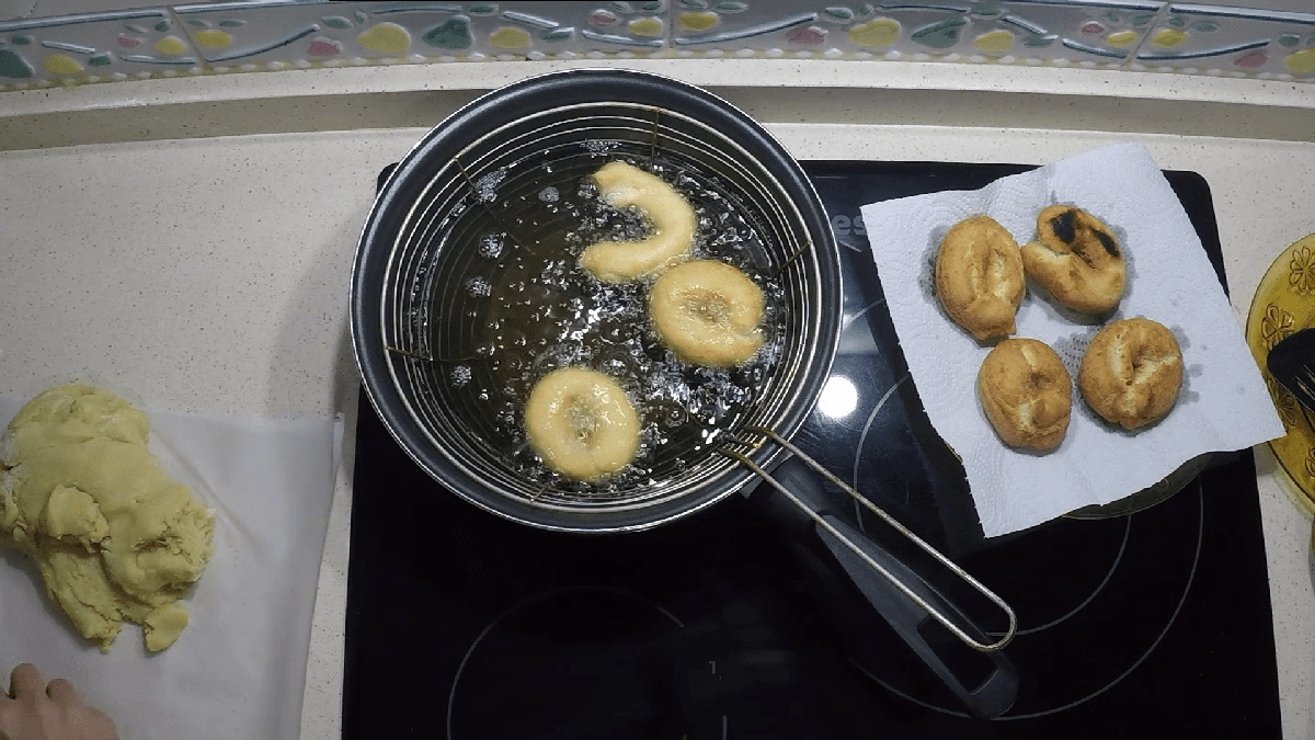 Freír rosquilla de aceite