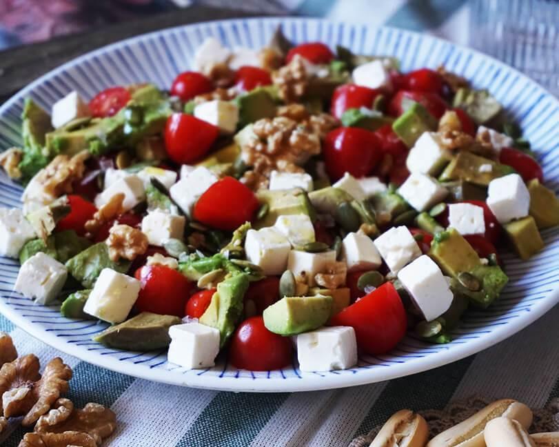 Ensalada de aguacate y tomate
