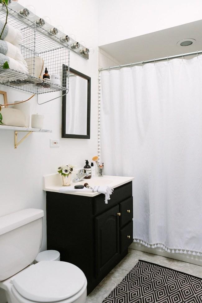 UNA CASA EN BLANCO Y NEGRO