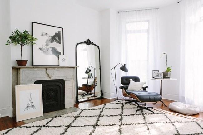 UNA CASA EN BLANCO Y NEGRO