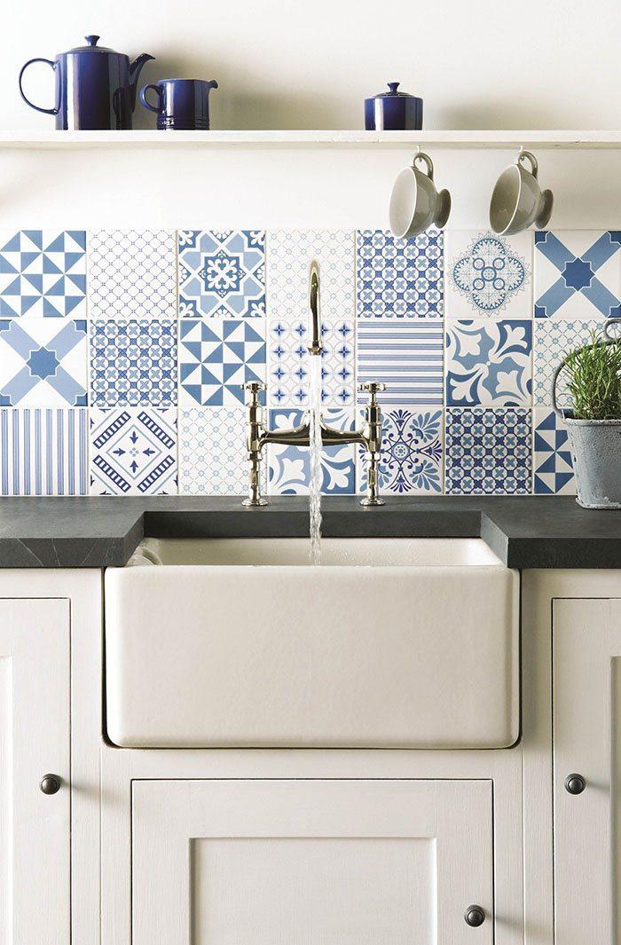 como decorar con azulejos en azul y blanco Original Style antepecho cocina