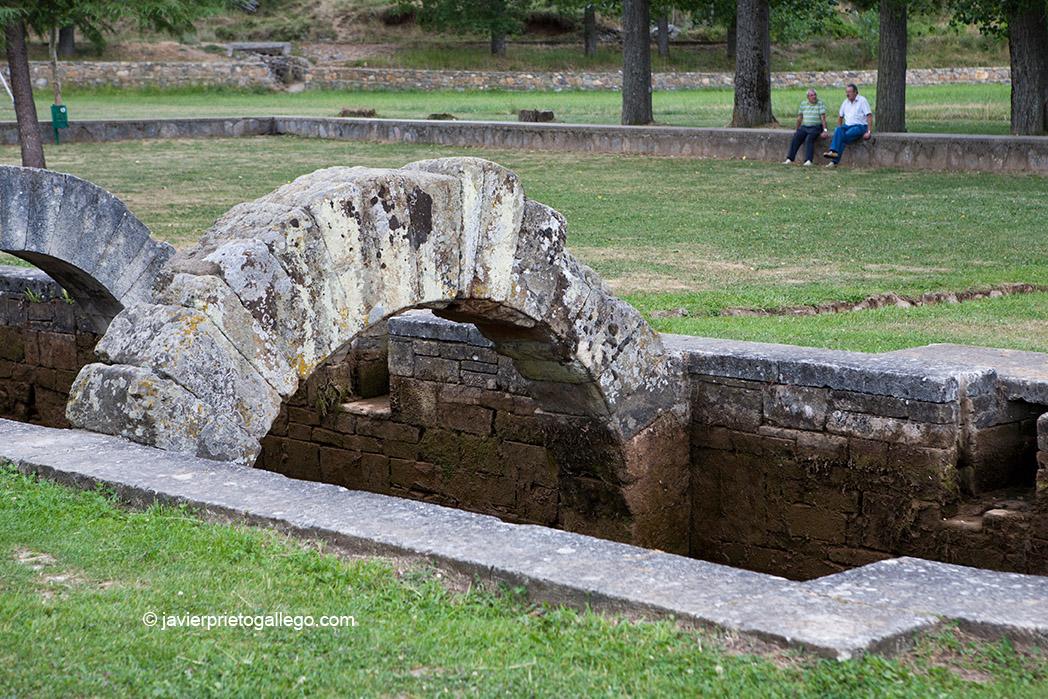 Fuente de La Reana, de origen romano en Velilla del Río Carrión. Senda de El Pinar de Velilla. Velilla del Río Carrión. Palencia. Castilla y León. España. Javier Prieto Gallego