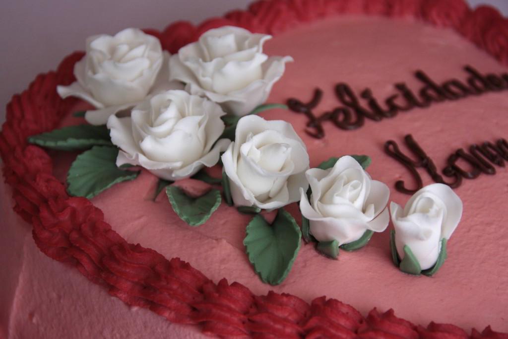 TARTA CORAZÓN DE FRESA Y NATA (crema de leche)