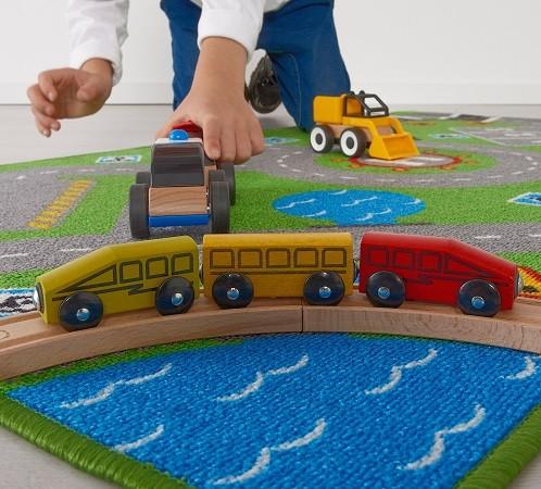 alfombra infantil con carreteras