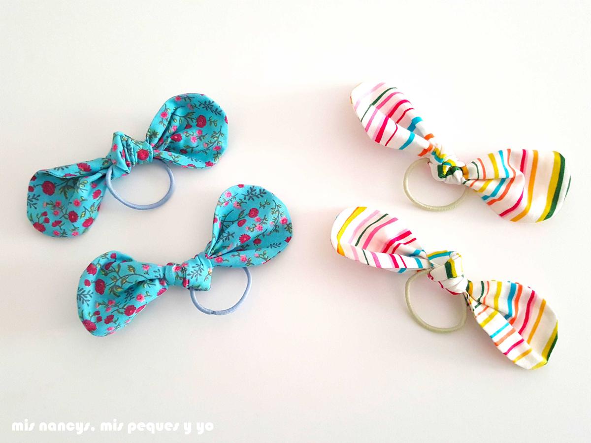 mis nancys, mis peques y yo, coleteros de nudos, con tela de estampado de florecitas y tela de rayas