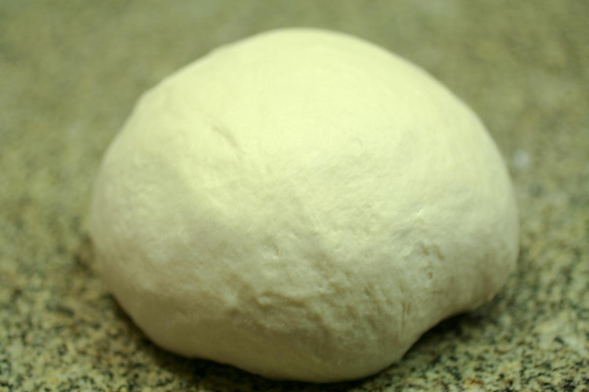 masa sobre mesada despues de 10 minutos de amasado