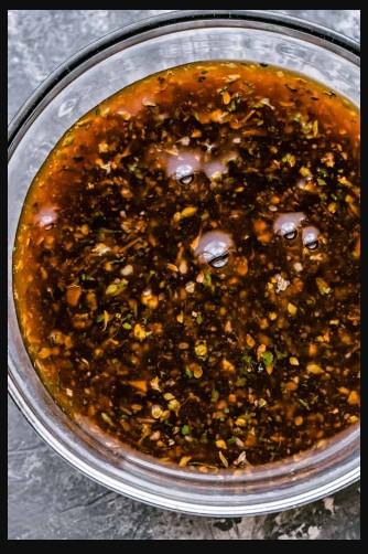 Como preparar la salsa de miel y ajo para chuletas al horno