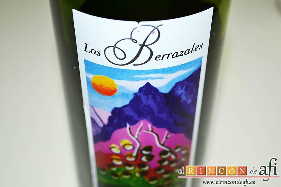 Tallarines alla boscaiola, preparar un vasito de vino blanco oloroso