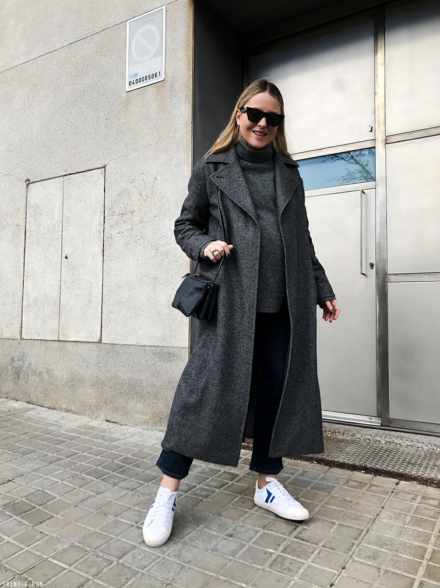 Trini | Khaite jeans Céline sneakers