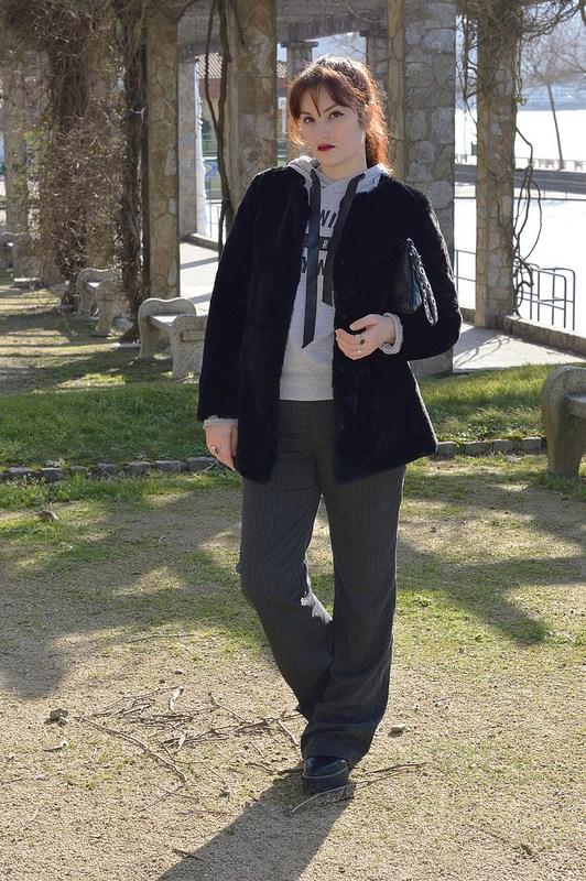 Outfit in Gray & Black (12)