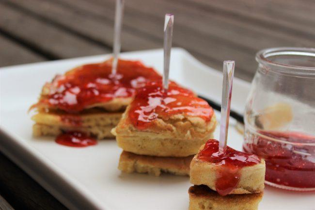 Pancakes en forma de corazón por San Valentín. 