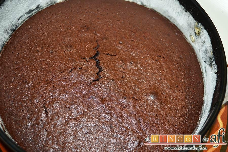 Tarta de chocolate negro y mousse de frambuesa, hornear