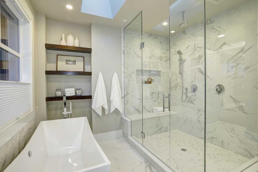 bañera en moderno baño