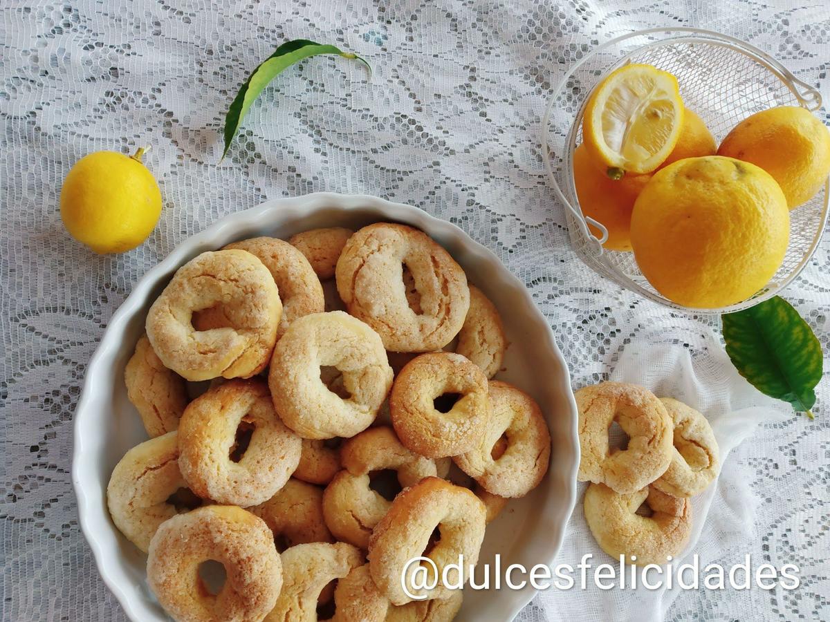 Rollitos de limón, rollets de llima, roscos de limón, rollos de limón