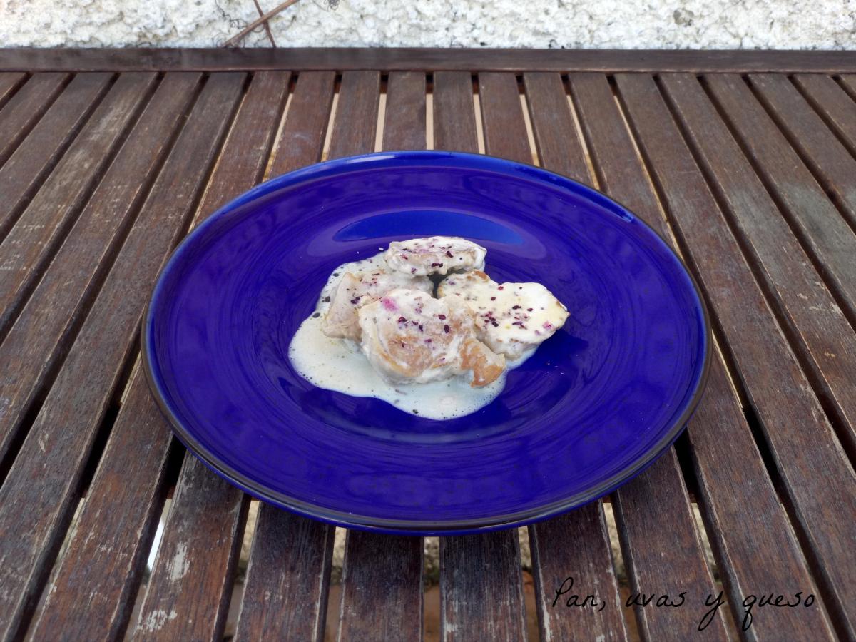 solomillo de cerdo flambeado - pan uvas y queso 