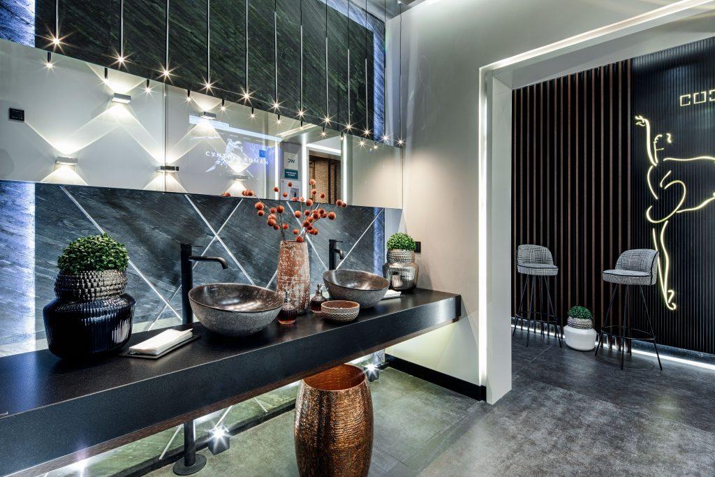 Lavabos Seychelles de color negro y dos grifos para lavabo a suelo Athenas en blanco mate de Bathco. 