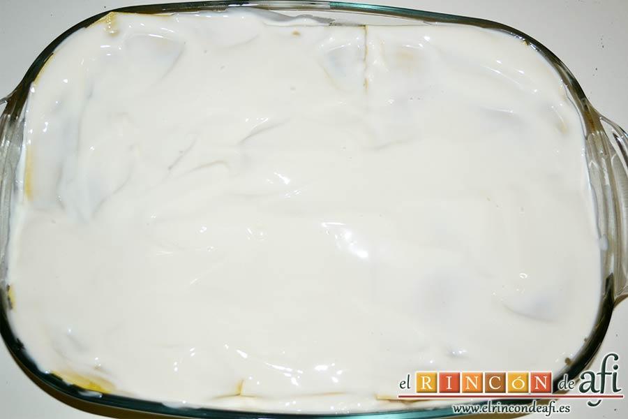 Lasaña de espinacas, jamón y calabacín, extenderla bien