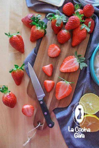 Fresas frescas y cortadas