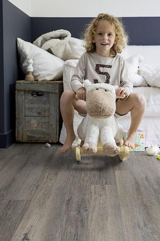 Suelo vinílico autoadhesivo habitación niños