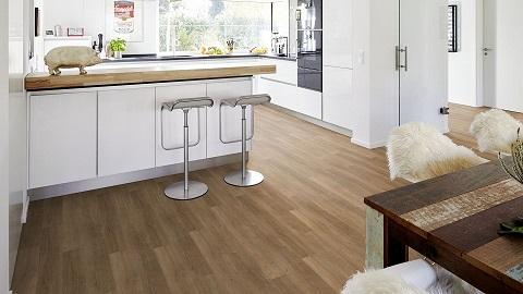 Suelo vinílico rígido click cocina