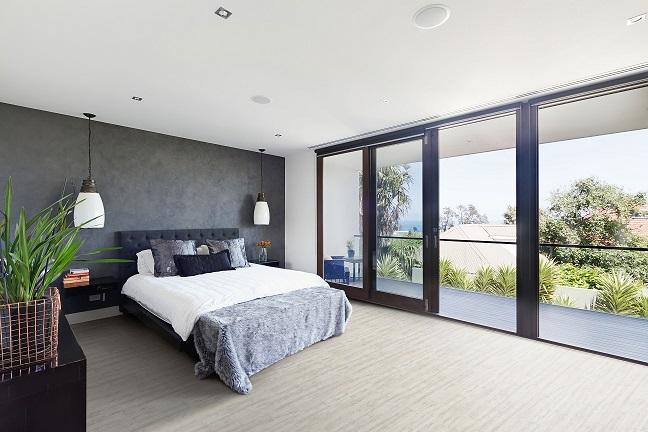 Suelo vinílico rígido click en la habitación