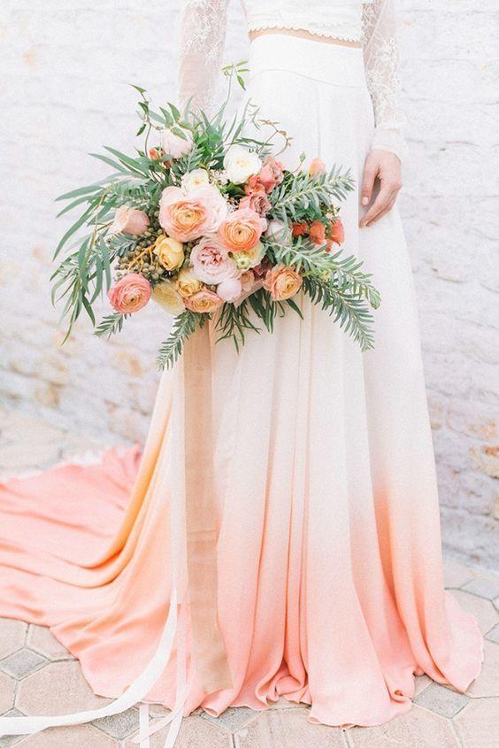 vestido de novia en color living coral pantone 2019