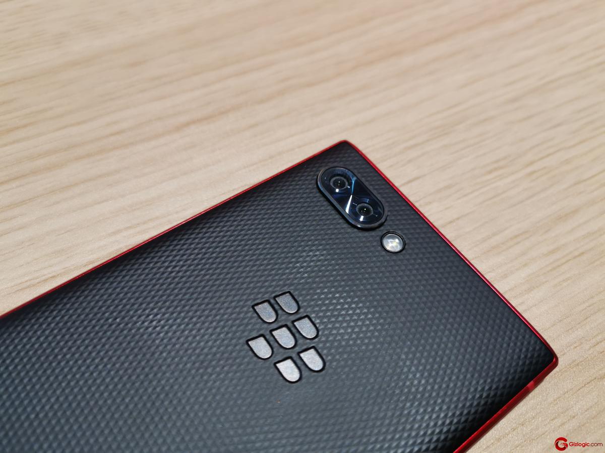 #MWC19: BlackBerry Key2 Red Edition, panel posterior
